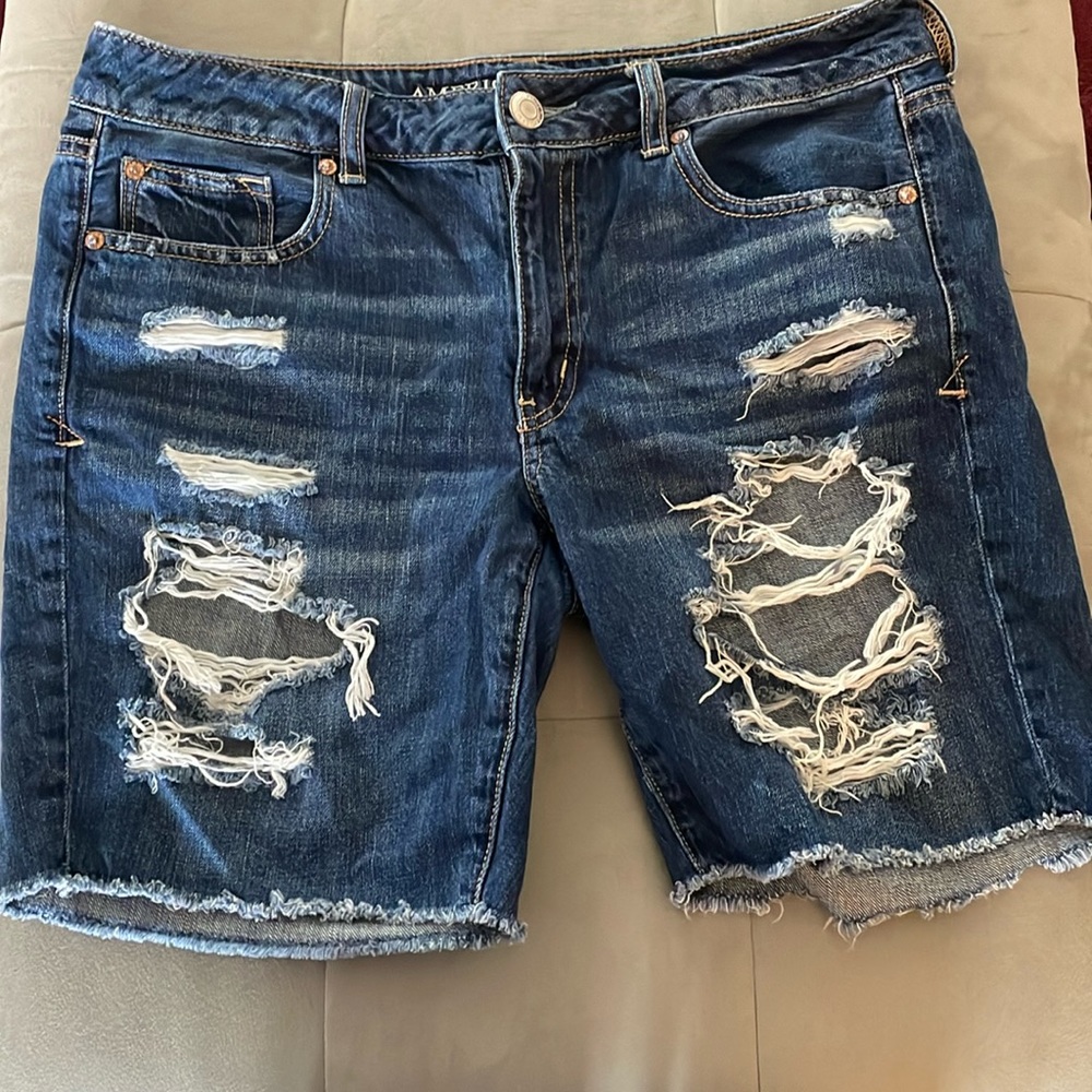 American Eagle, Tom girl Bermuda shorts